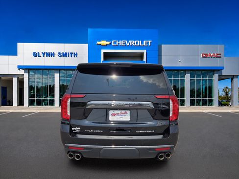 Used 2023 GMC Yukon XL Denali Ultimate w/ LPO, Floor Liner Package AWD/4WD image 8