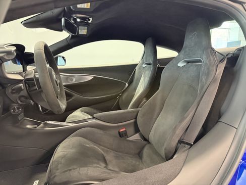 Used 2023 McLaren Artura RWD image 14