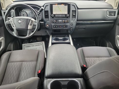 Used 2022 Nissan Titan SV w/ SV Convenience Package RWD image 10