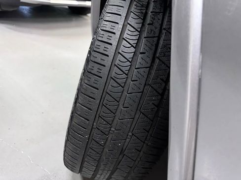 Used 2018 Jeep Grand Cherokee Limited image 11