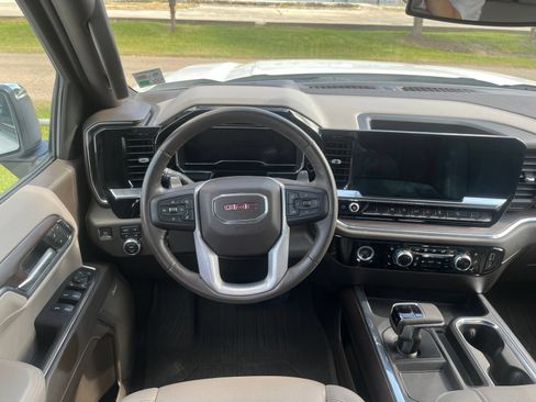 Used 2023 GMC Sierra 1500 SLT w/ SLT Premium Package AWD/4WD image 11