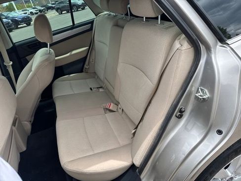 Used 2019 Subaru Outback 2.5i AWD/4WD image 15