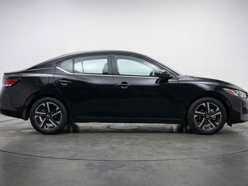 Used 2025 Nissan Sentra SV FWD image 11