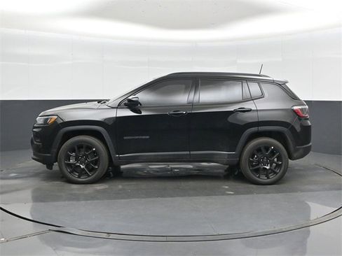 New 2026 Jeep Compass Latitude w/ Mopar Graphics Package image 2