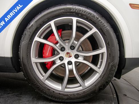 Used 2025 Porsche Cayenne S AWD/4WD image 31