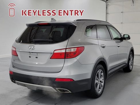 Used 2016 Hyundai Santa Fe SE FWD image 9