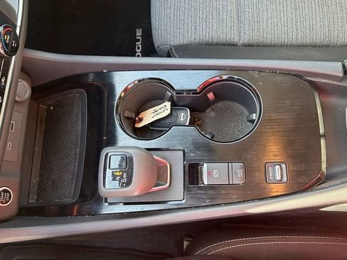Used 2023 Nissan Rogue SV image 18