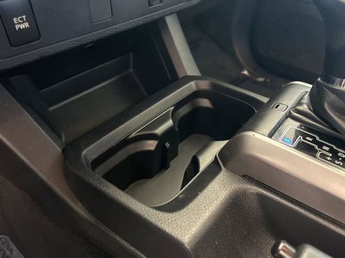 Used 2017 Toyota Tacoma 2WD Double Cab image 42