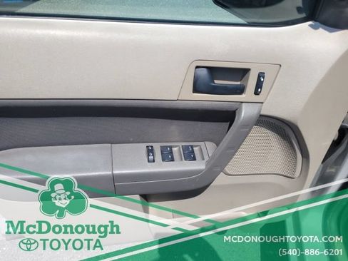 Used 2009 Ford Focus SE FWD image 11