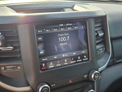Used 2019 RAM 1500 Big Horn RWD image 28