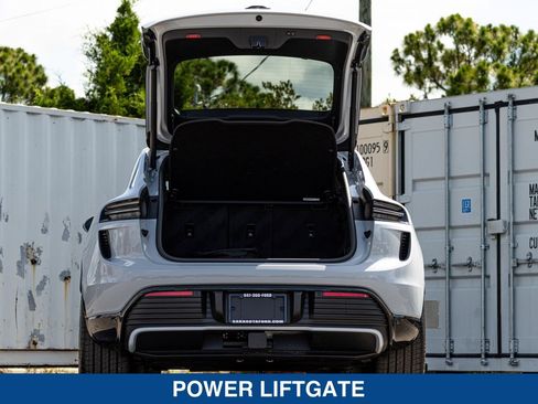 Used 2025 Porsche Macan Turbo Electric AWD/4WD image 28
