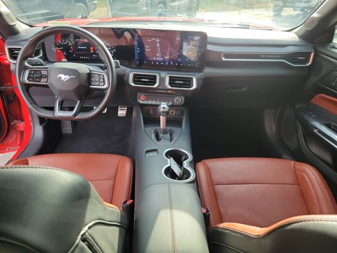 Used 2025 Ford Mustang Premium image 22