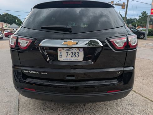 Used 2017 Chevrolet Traverse LT AWD/4WD image 4