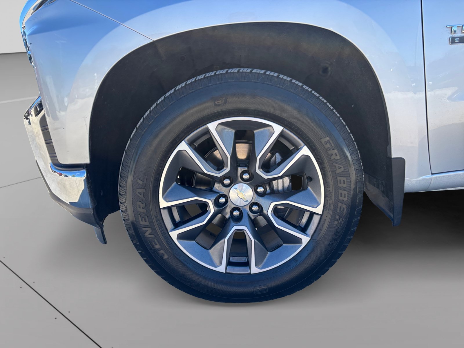 Used 2019 Chevrolet Silverado 1500 LT w/ Texas Edition RWD image 9