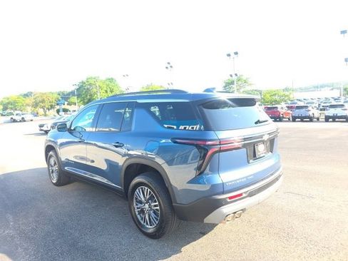 Used 2026 Chevrolet Traverse LT AWD/4WD image 4