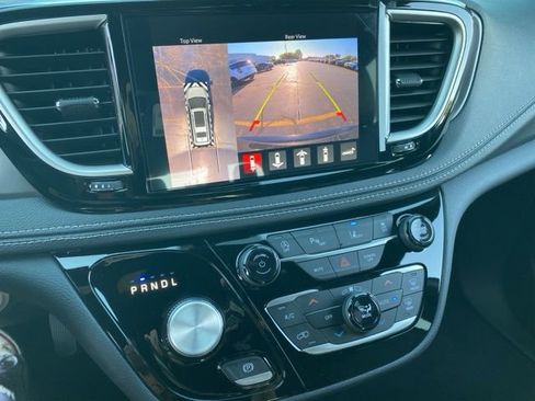 New 2026 Chrysler Pacifica Select image 45