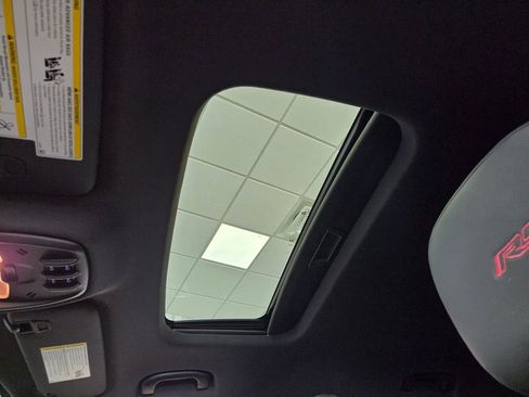 Certified 2024 Chevrolet Trax RS w/ Sunroof Package image 23