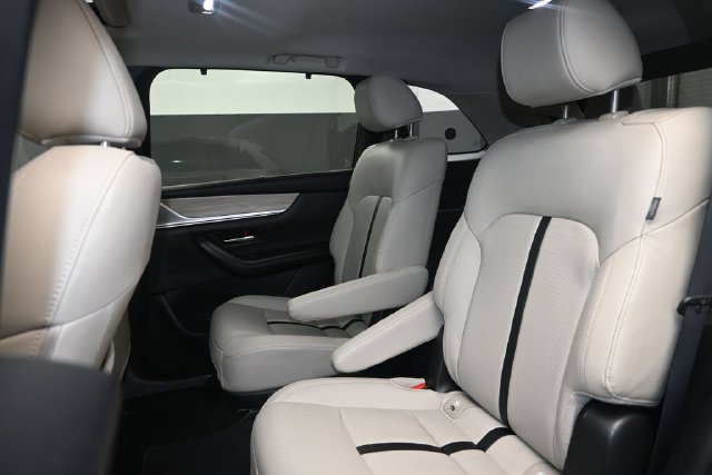 Used 2024 MAZDA CX-90 Plug-In Hybrid w/ Preferred AWD/4WD image 13