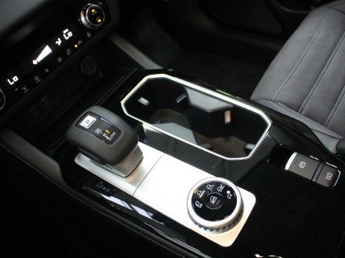 New 2026 Mitsubishi Outlander SE image 14