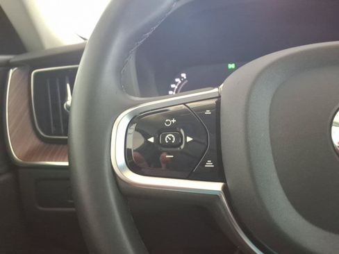 Used 2024 Volvo XC60 B5 Plus AWD/4WD image 28