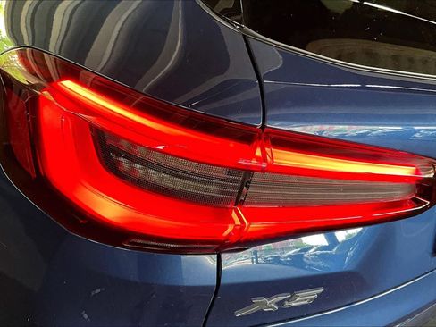 Used 2021 BMW X5 xDrive40i w/ Premium Package 2 image 28