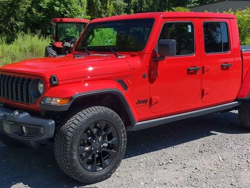 New 2025 Jeep Gladiator Sport image 6