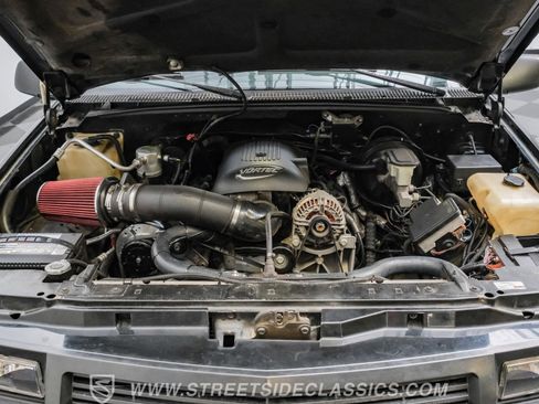 Used 1995 Chevrolet Tahoe 4WD 2-Door image 3