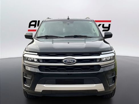 Used 2022 Ford Expedition Max XLT RWD image 2