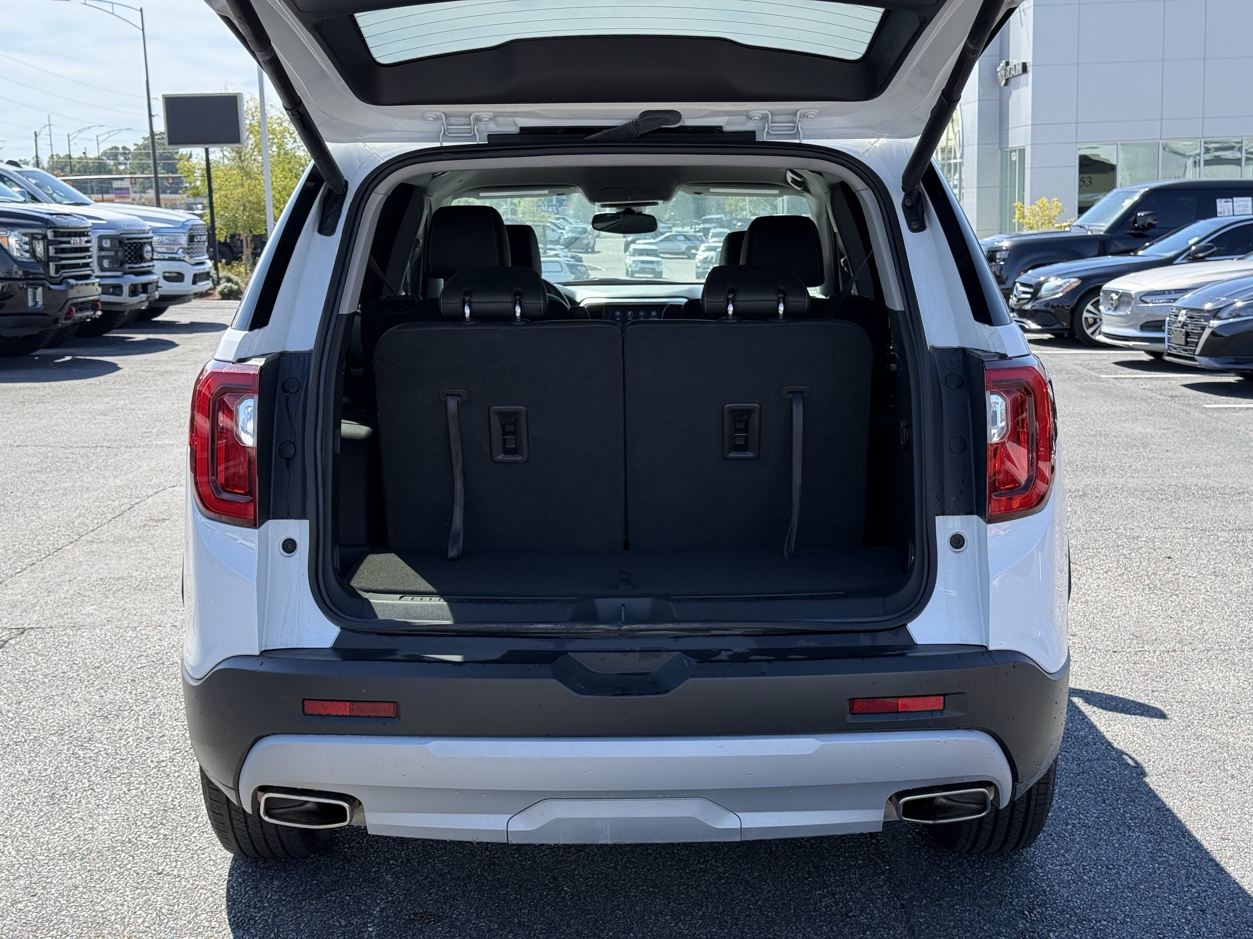 Used 2023 GMC Acadia SLT w/ Trailering Package AWD/4WD image 33