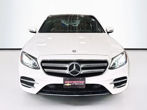 Used 2017 Mercedes-Benz E 300 4MATIC image 4