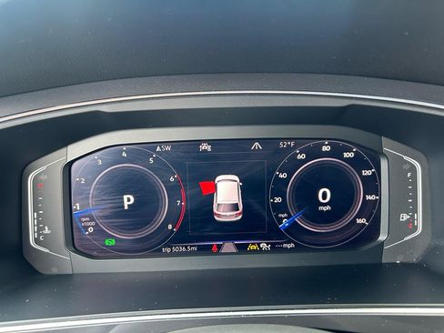 Used 2020 Volkswagen Tiguan SEL AWD/4WD image 11