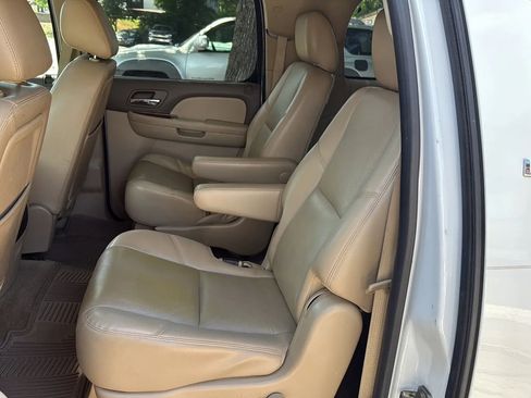 Used 2014 Chevrolet Suburban LTZ AWD/4WD image 18