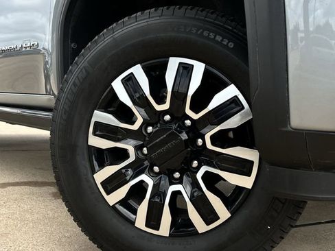 Used 2024 GMC Sierra 2500 Denali Ultimate AWD/4WD image 10