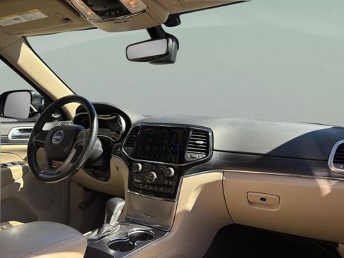 Used 2020 Jeep Grand Cherokee Limited image 28