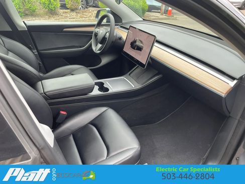 Used 2023 Tesla Model Y Long Range AWD/4WD image 57