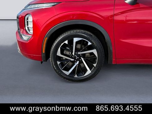 Used 2023 Mitsubishi Outlander SEL image 9