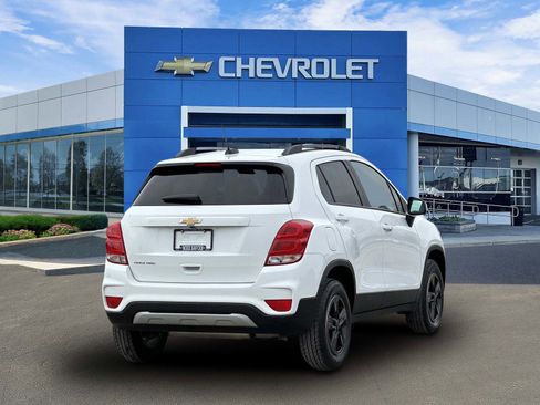 Certified 2022 Chevrolet Trax LT w/ LT Convenience Package image 4