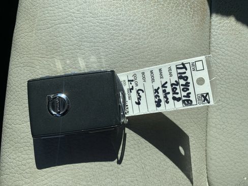 Used 2018 Volvo XC90 T6 Momentum w/ Momentum Plus Package image 37