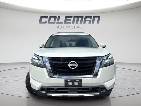 Used 2024 Nissan Pathfinder SL FWD image 8