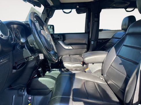 Used 2012 Jeep Wrangler Rubicon w/ Dual Top Group AWD/4WD image 9