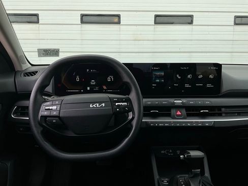 Used 2025 Kia K4 LXS image 13