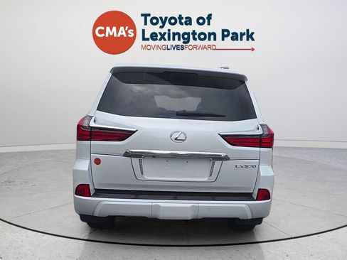 Used 2021 Lexus LX 570 4WD w/ Luxury Package image 4