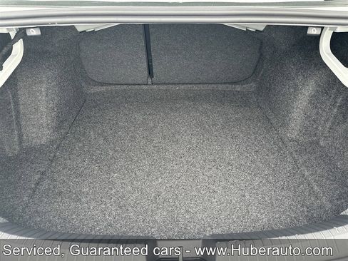 Used 2026 Volkswagen Jetta SE FWD image 9
