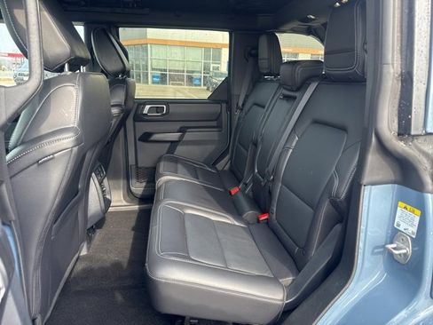 Used 2025 Ford Bronco Outer Banks image 10