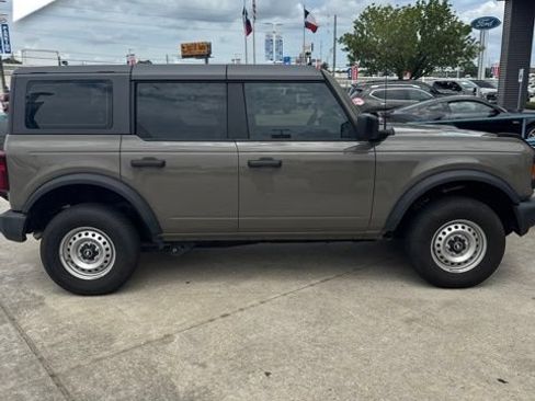 Used 2025 Ford Bronco 4-Door AWD/4WD image 4