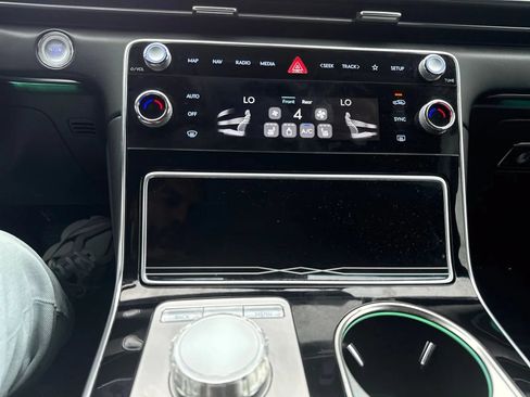 Used 2025 Genesis GV80 2.5T Standard AWD/4WD image 23