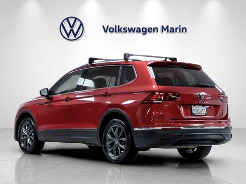 Used 2023 Volkswagen Tiguan SE FWD image 3