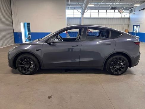 Used 2021 Tesla Model Y Long Range image 5