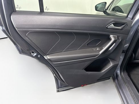 Used 2023 Volkswagen Tiguan SE w/ Panoramic Sunroof Package FWD image 27