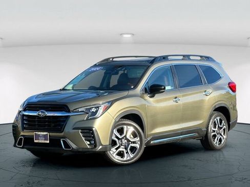 Used 2024 Subaru Ascent Touring image 2